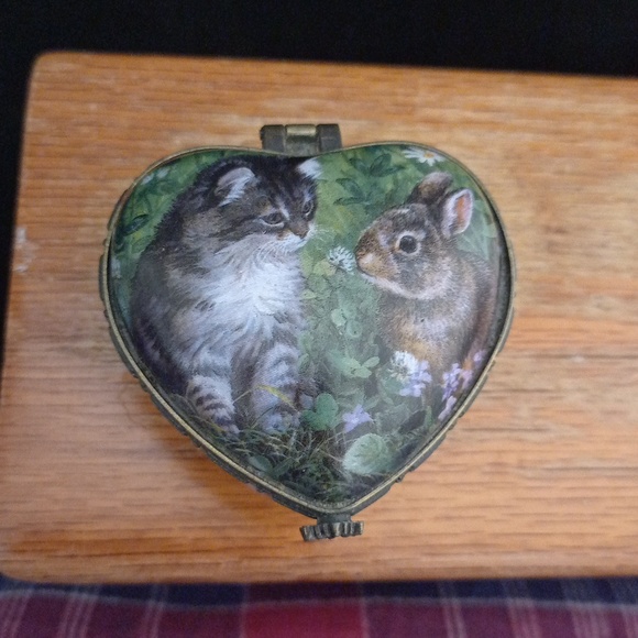 Trinket - Picture 2 of 10